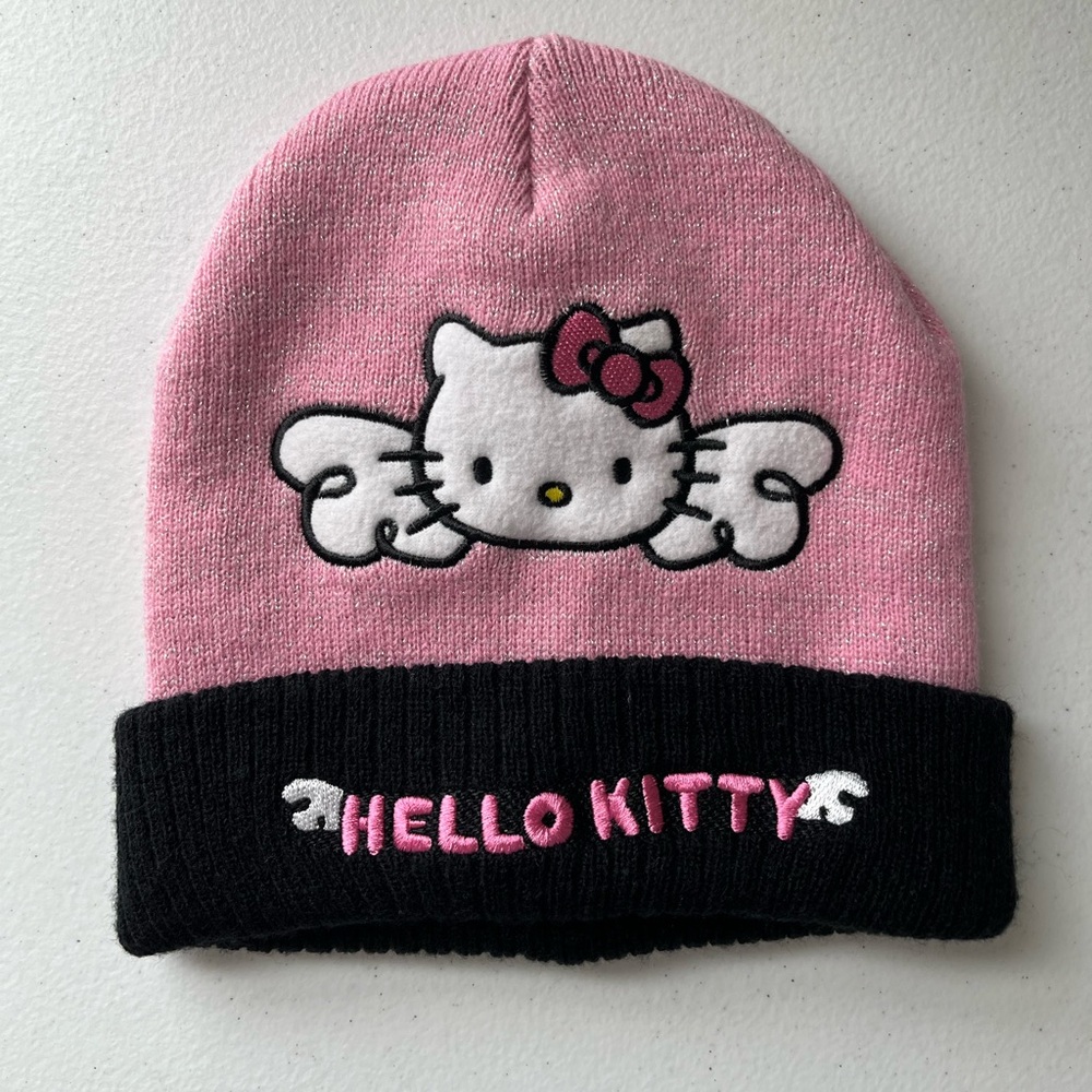 Hello Kitty Pink Accessory Bundle | Beanie, Gloves, Wallet, Watch & Keychain - Picture 4 of 17